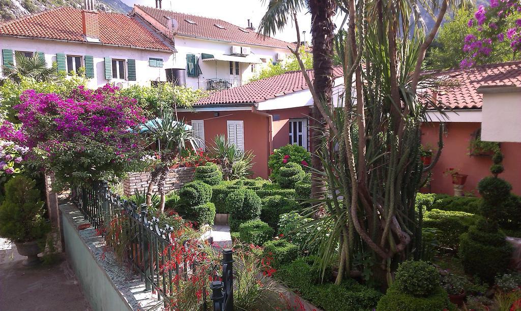 Apartment City Garden Kotor Room photo